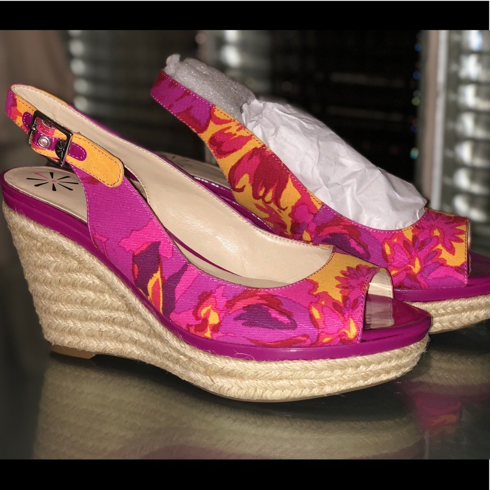 Isaac Mizrahi Pink Wedges